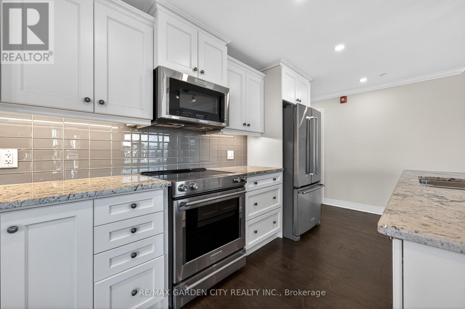 408 - 10 Concord Place, Grimsby, Ontario  L3M 0G6 - Photo 16 - X12663140