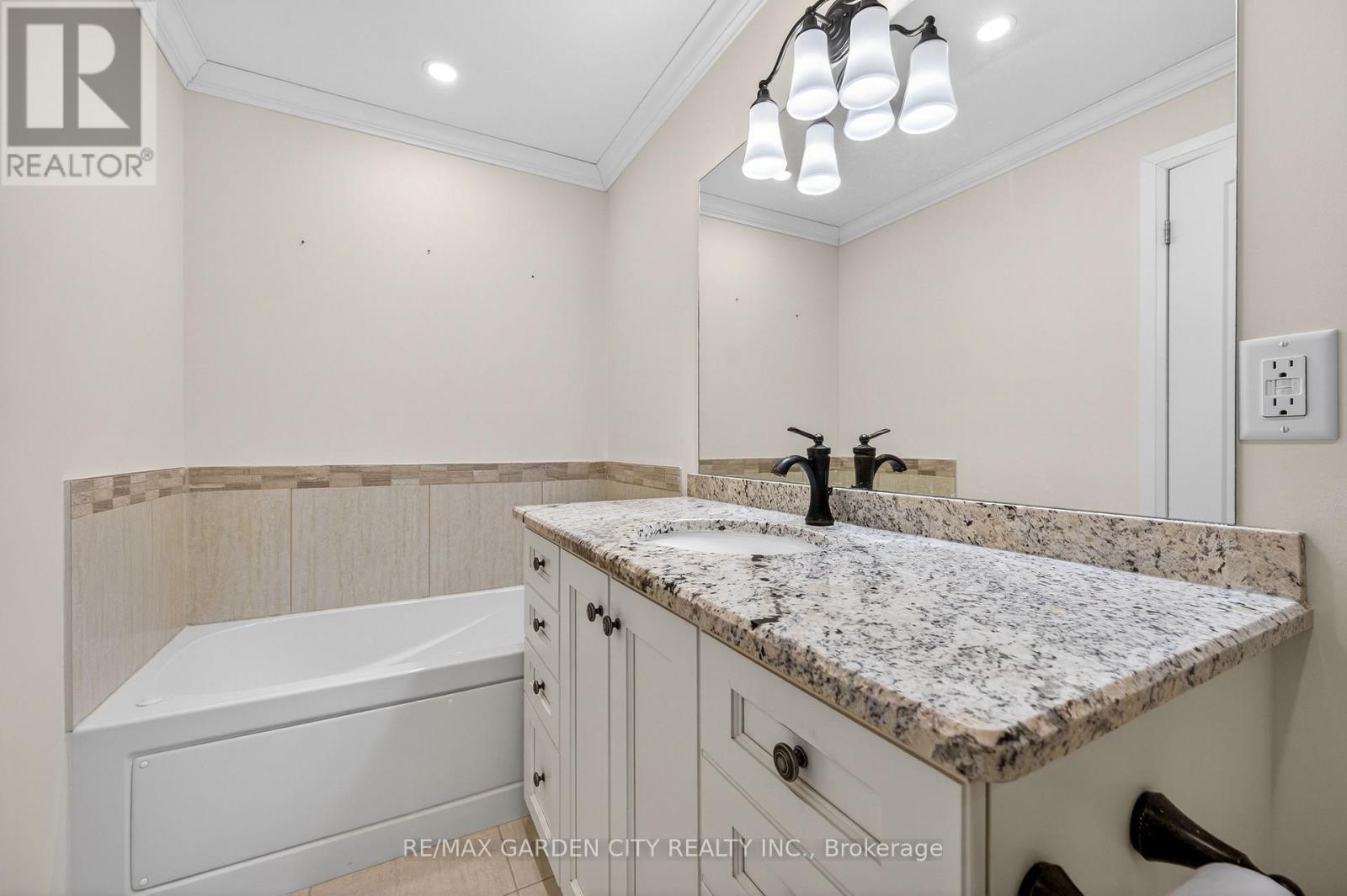 408 - 10 Concord Place, Grimsby, Ontario  L3M 0G6 - Photo 30 - X12663140