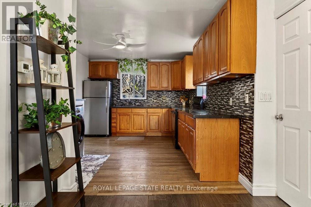 163 Hope Avenue, Hamilton, Ontario  L8H 2E7 - Photo 11 - X12663300