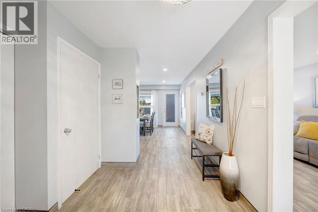 22 Pleasant Grove Terrace, Grimsby, Ontario  L3M 5G8 - Photo 4 - 40796108