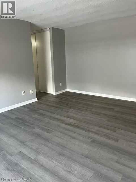 527 Parkside Drive Unit# 9, Waterloo, Ontario  N2L 4X7 - Photo 4 - 40796137