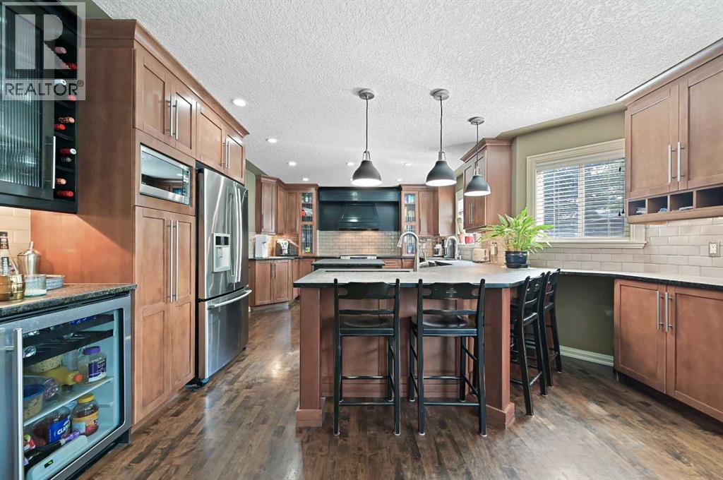 41 Strathridge Crescent Sw, Calgary, Alberta  T3H 3R9 - Photo 9 - A2271612