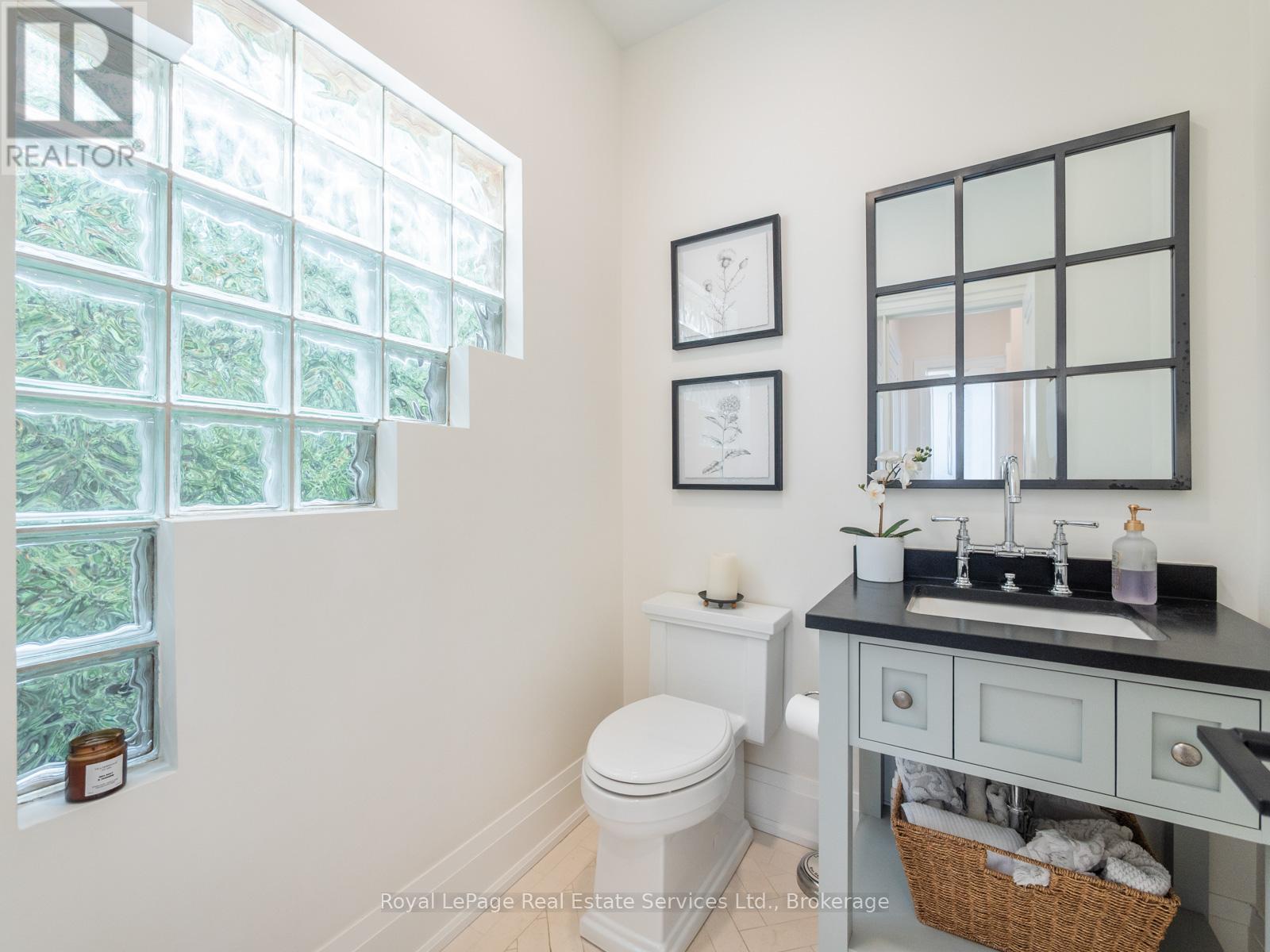 74 West Street, Oakville, Ontario  L6L 2Y7 - Photo 13 - W12663352