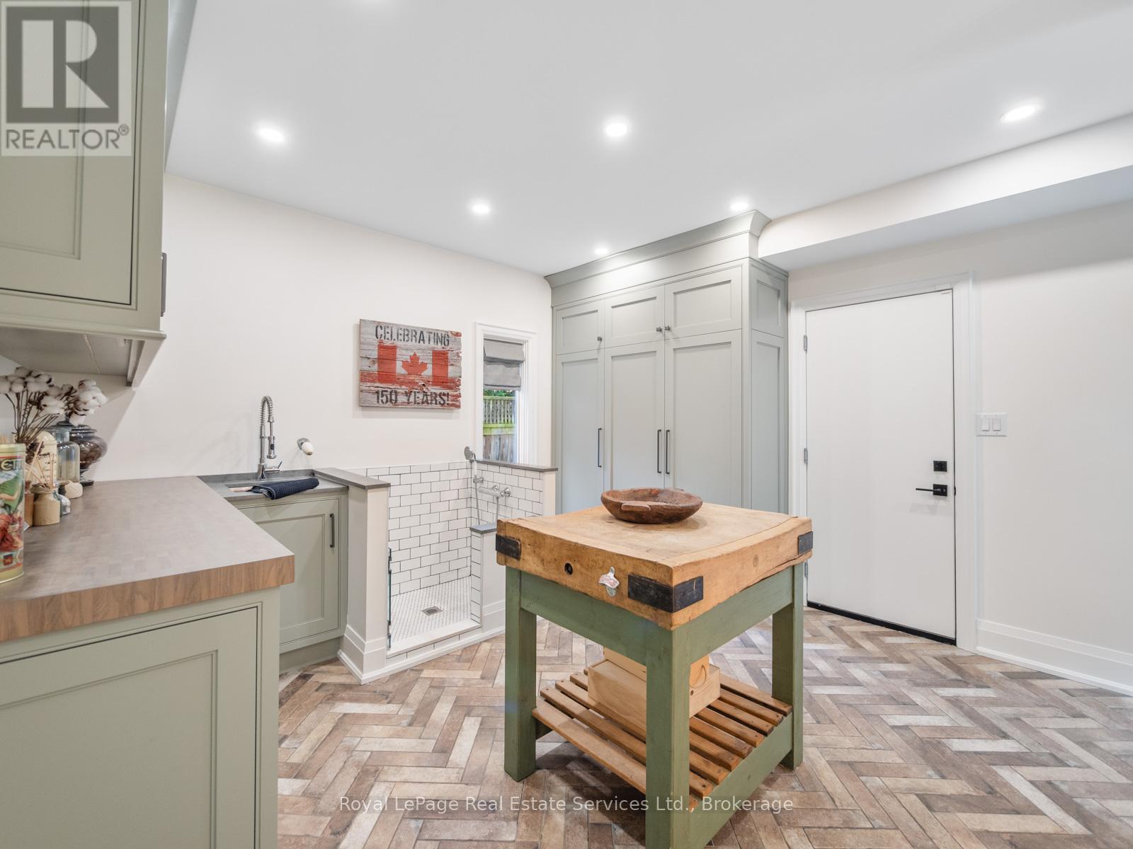 74 West Street, Oakville, Ontario  L6L 2Y7 - Photo 14 - W12663352