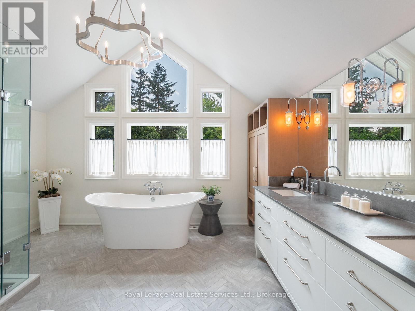 74 West Street, Oakville, Ontario  L6L 2Y7 - Photo 20 - W12663352