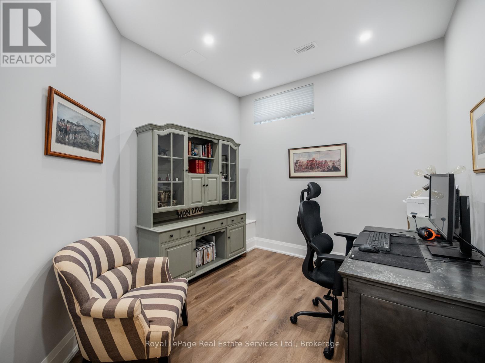 74 West Street, Oakville, Ontario  L6L 2Y7 - Photo 32 - W12663352