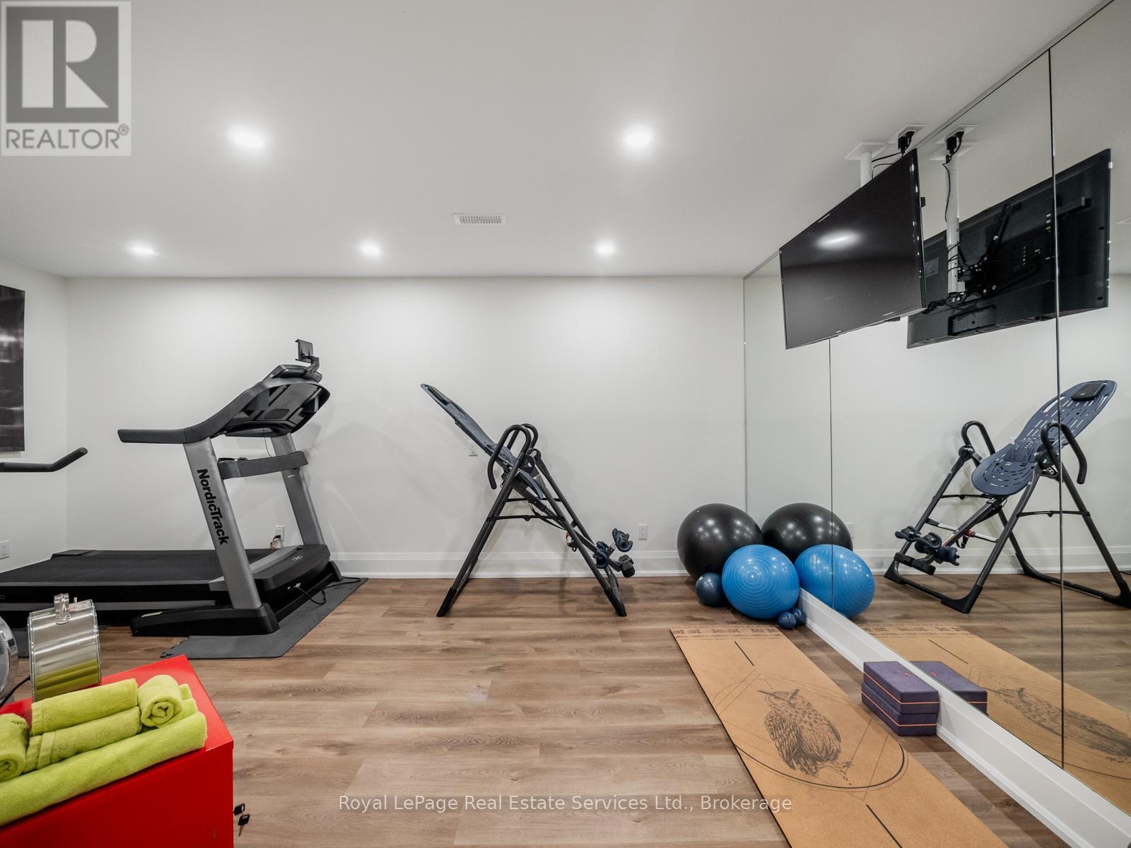 74 West Street, Oakville, Ontario  L6L 2Y7 - Photo 36 - W12663352