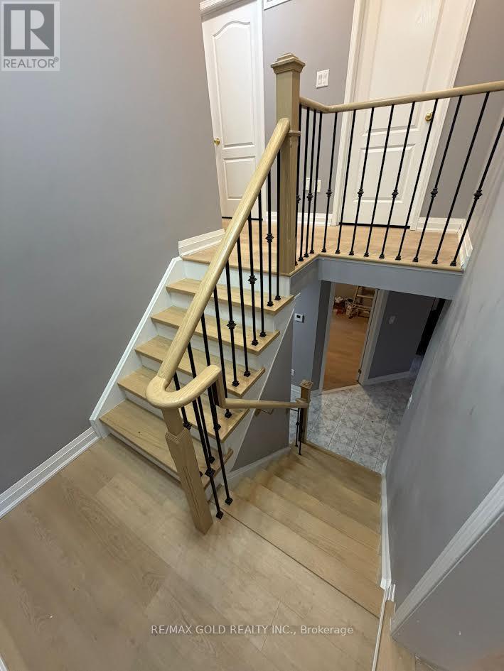 18 Cobbler Street, Brampton, Ontario  L6X 4T5 - Photo 3 - W12663170