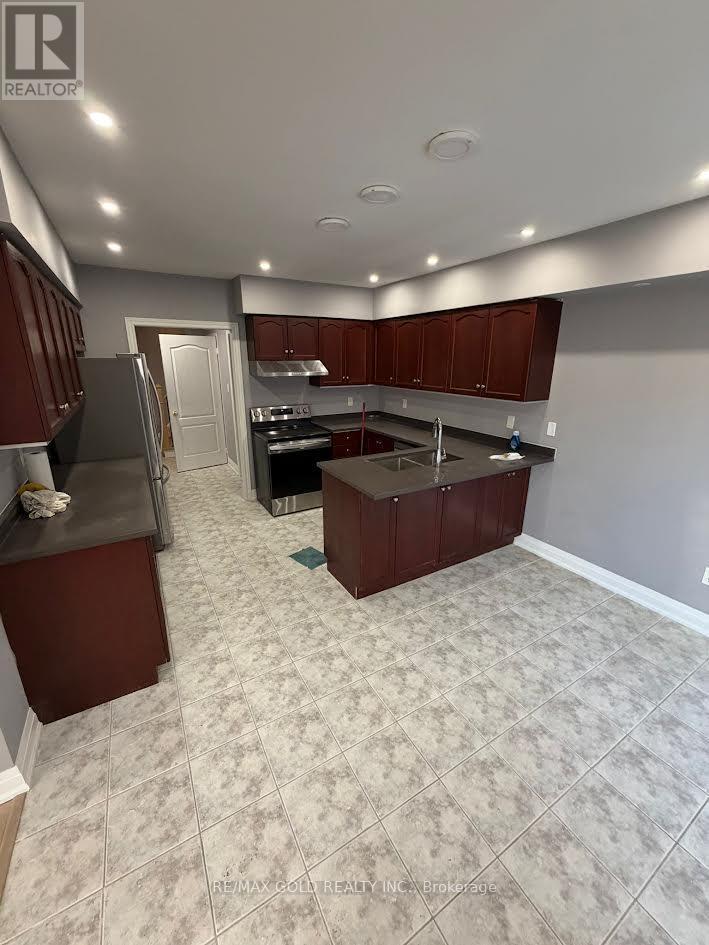 18 Cobbler Street, Brampton, Ontario  L6X 4T5 - Photo 4 - W12663170