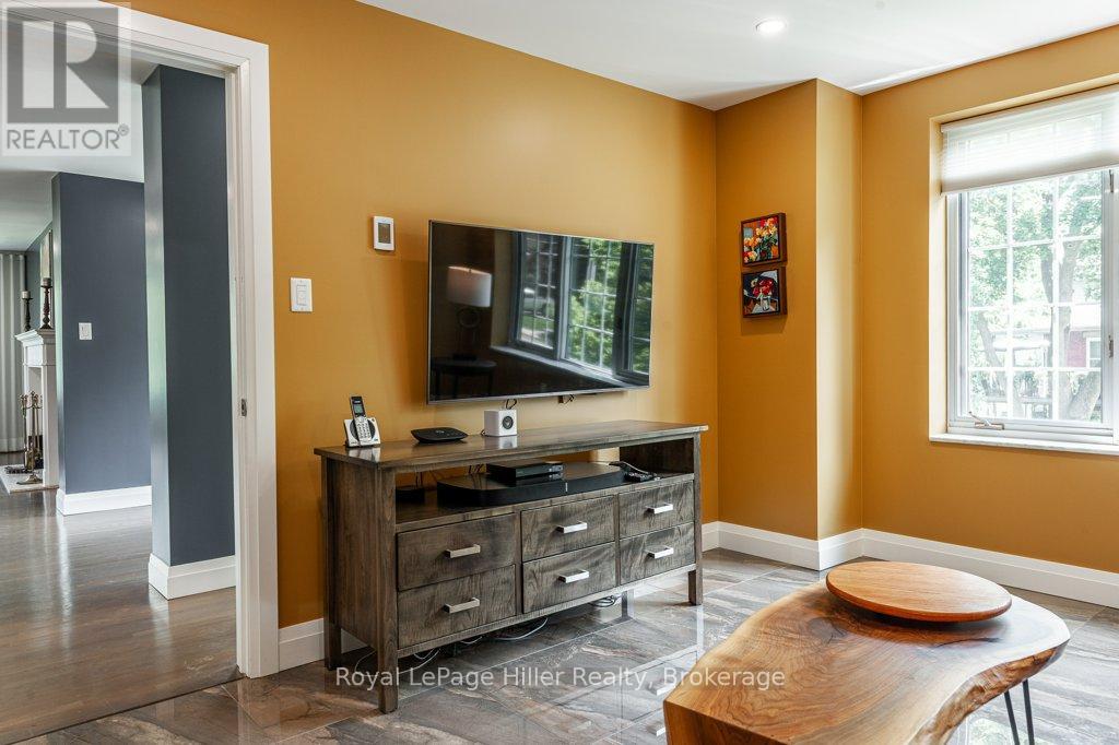 205 - 30 Front Street, Stratford, Ontario  N5A 7S3 - Photo 16 - X12663402