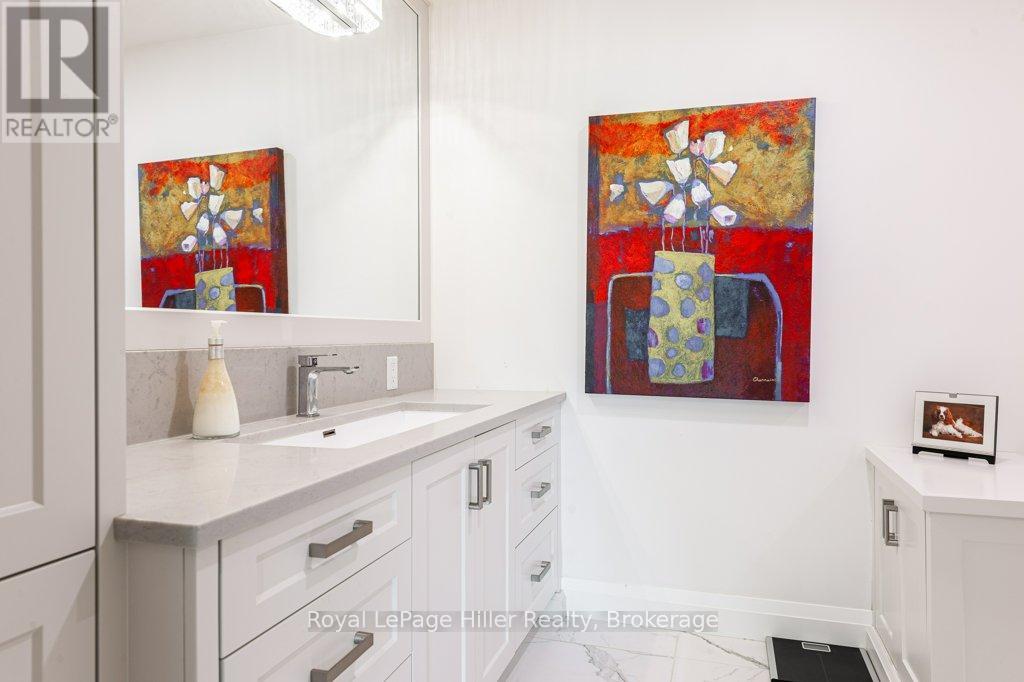 205 - 30 Front Street, Stratford, Ontario  N5A 7S3 - Photo 33 - X12663402