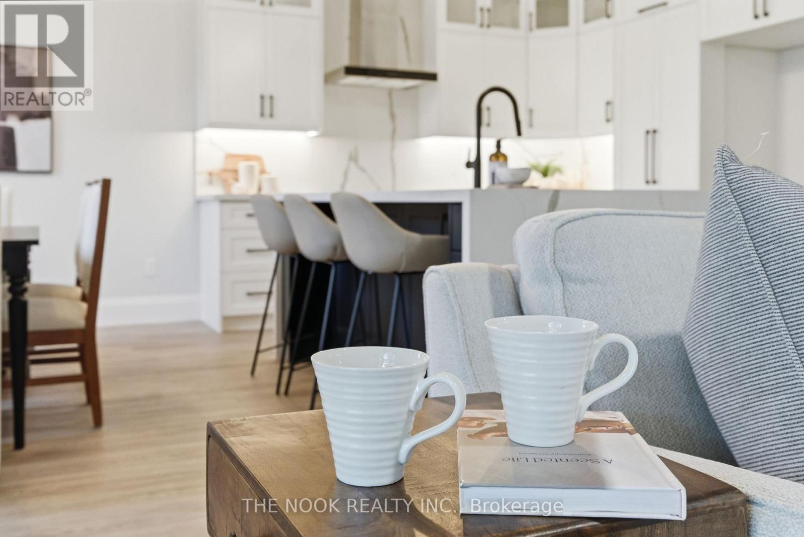 50 Russell Street E, Kawartha Lakes, Ontario  K9V 2A6 - Photo 13 - X12663454