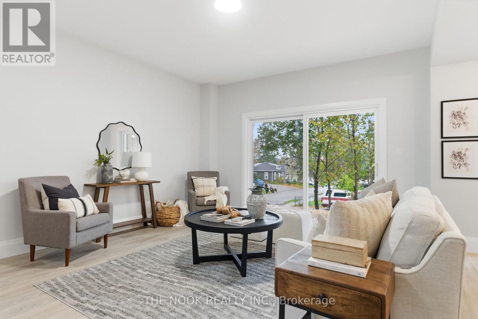 50 Russell Street E, Kawartha Lakes, Ontario  K9V 2A6 - Photo 9 - X12663454