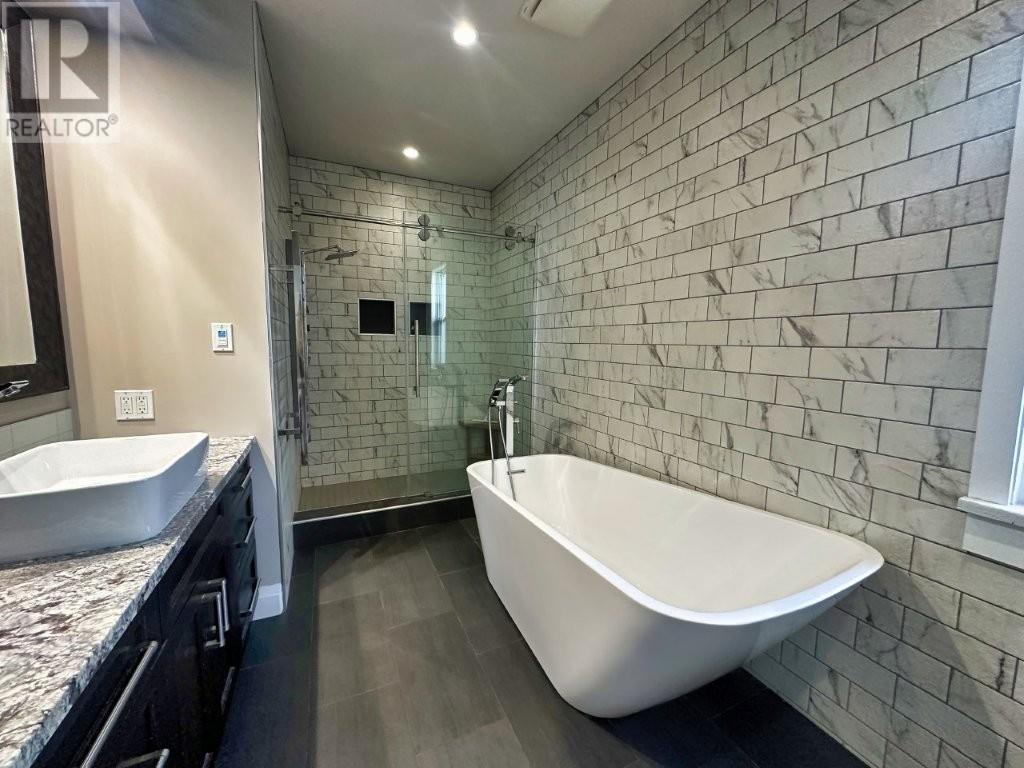 333 Harold Street N, Thunder Bay, Ontario  P7C 4C7 - Photo 24 - TB253544