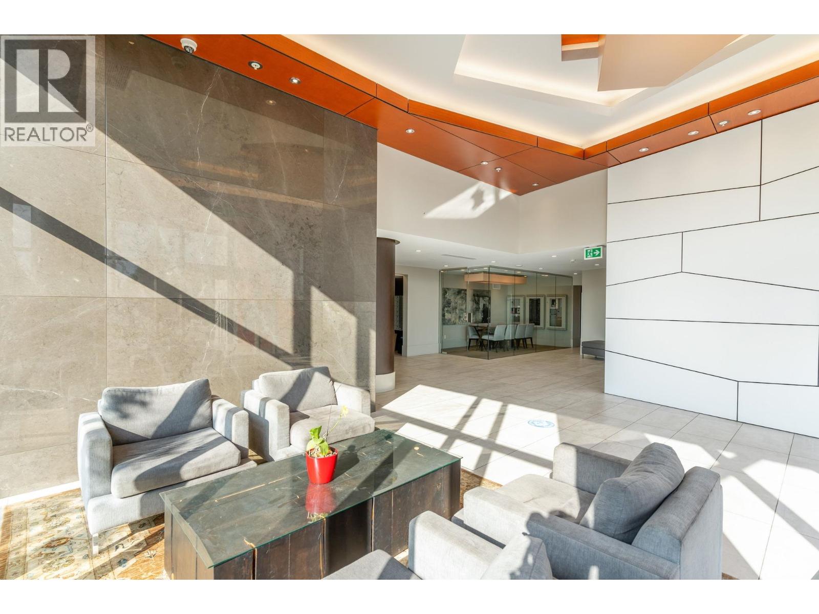 1702 1550 Fern Street, North Vancouver, British Columbia  V7J 0A9 - Photo 4 - R3071268