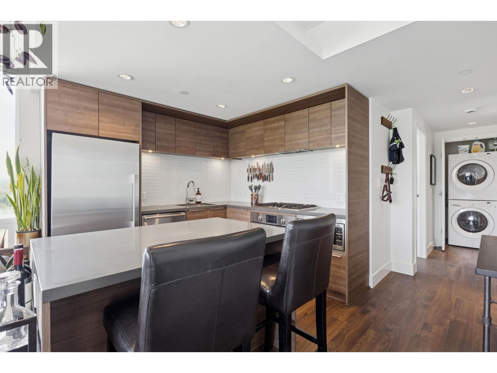 1702 1550 Fern Street, North Vancouver, British Columbia  V7J 0A9 - Photo 13 - R3071268