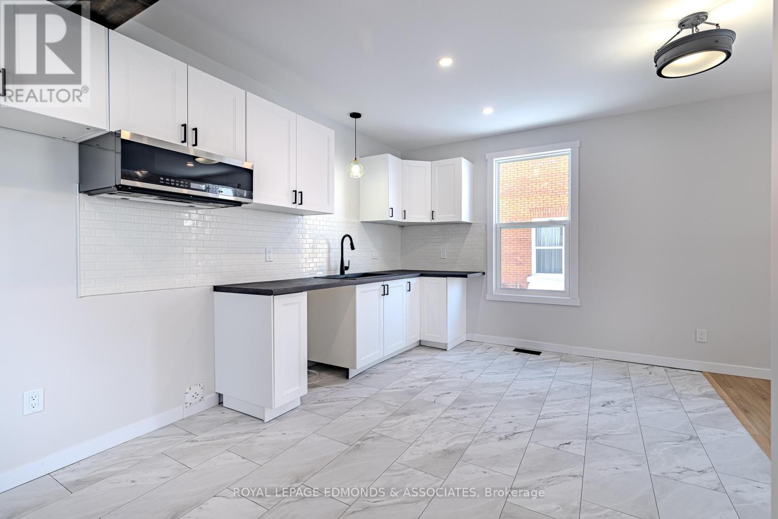 204 Mcallister Street, Pembroke, Ontario  K8A 3G2 - Photo 4 - X12663486