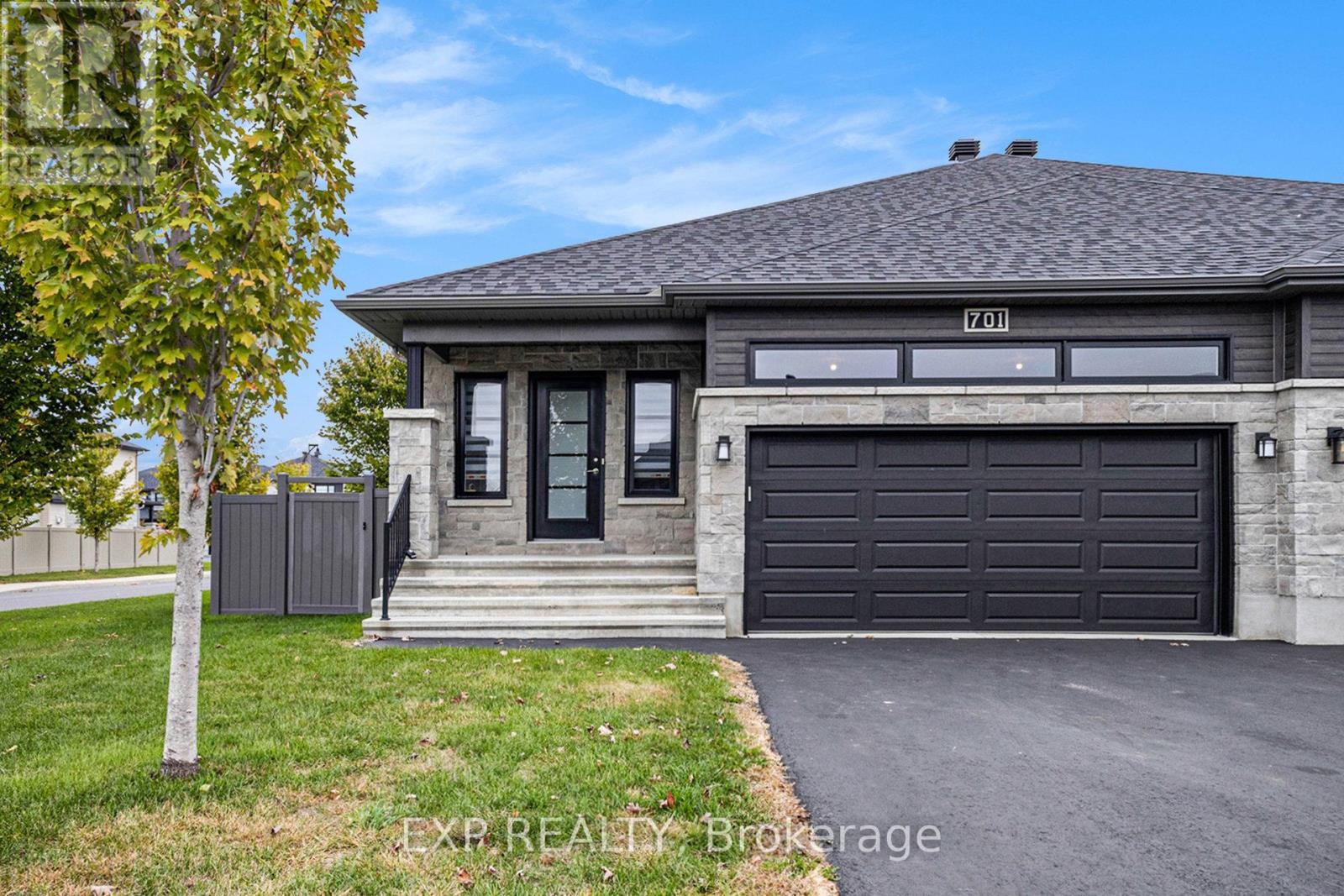 701 Azure Street, Russell, Ontario  K4R 0E5 - Photo 1 - X12663392