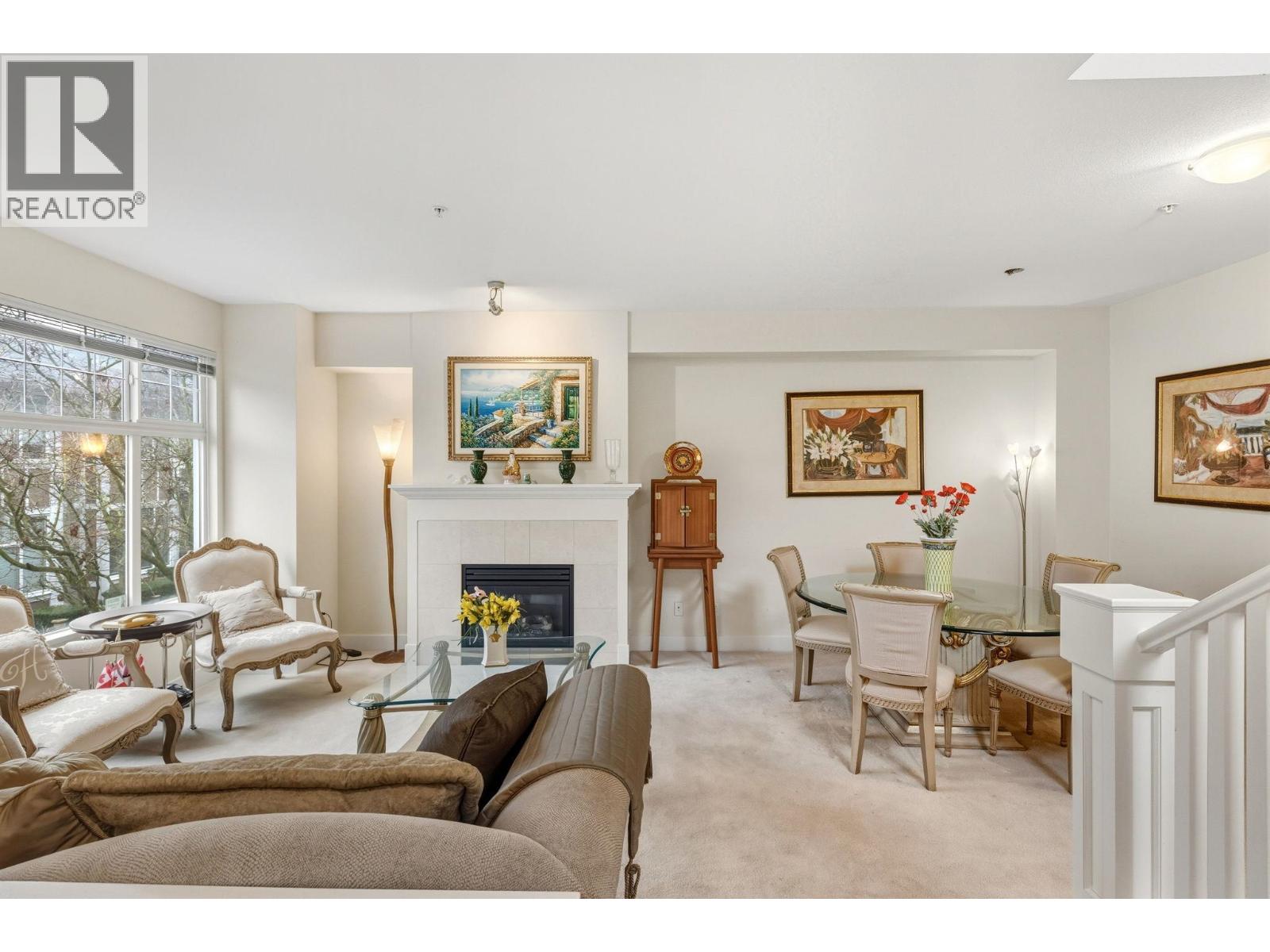 979 Westbury Walk, Vancouver, British Columbia  V6P 6Z5 - Photo 2 - R3075885