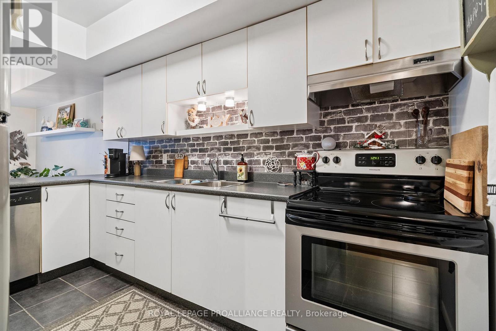 1165 Cuthbertson Avenue, Brockville, Ontario  K6V 7B1 - Photo 10 - X12663492