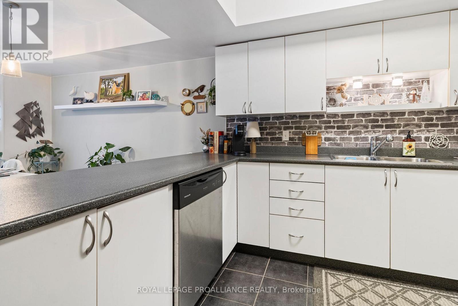 1165 Cuthbertson Avenue, Brockville, Ontario  K6V 7B1 - Photo 9 - X12663492