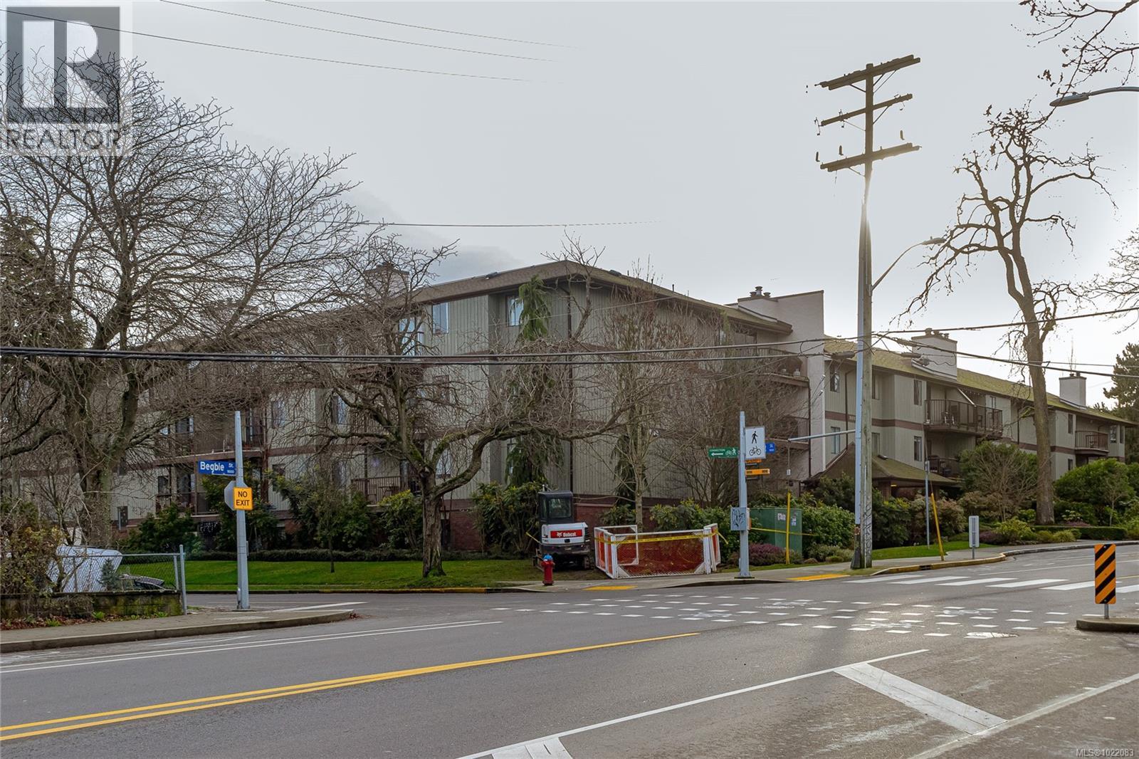 314 1655 Begbie St, Victoria, British Columbia  V8R 1L4 - Photo 3 - 1022083