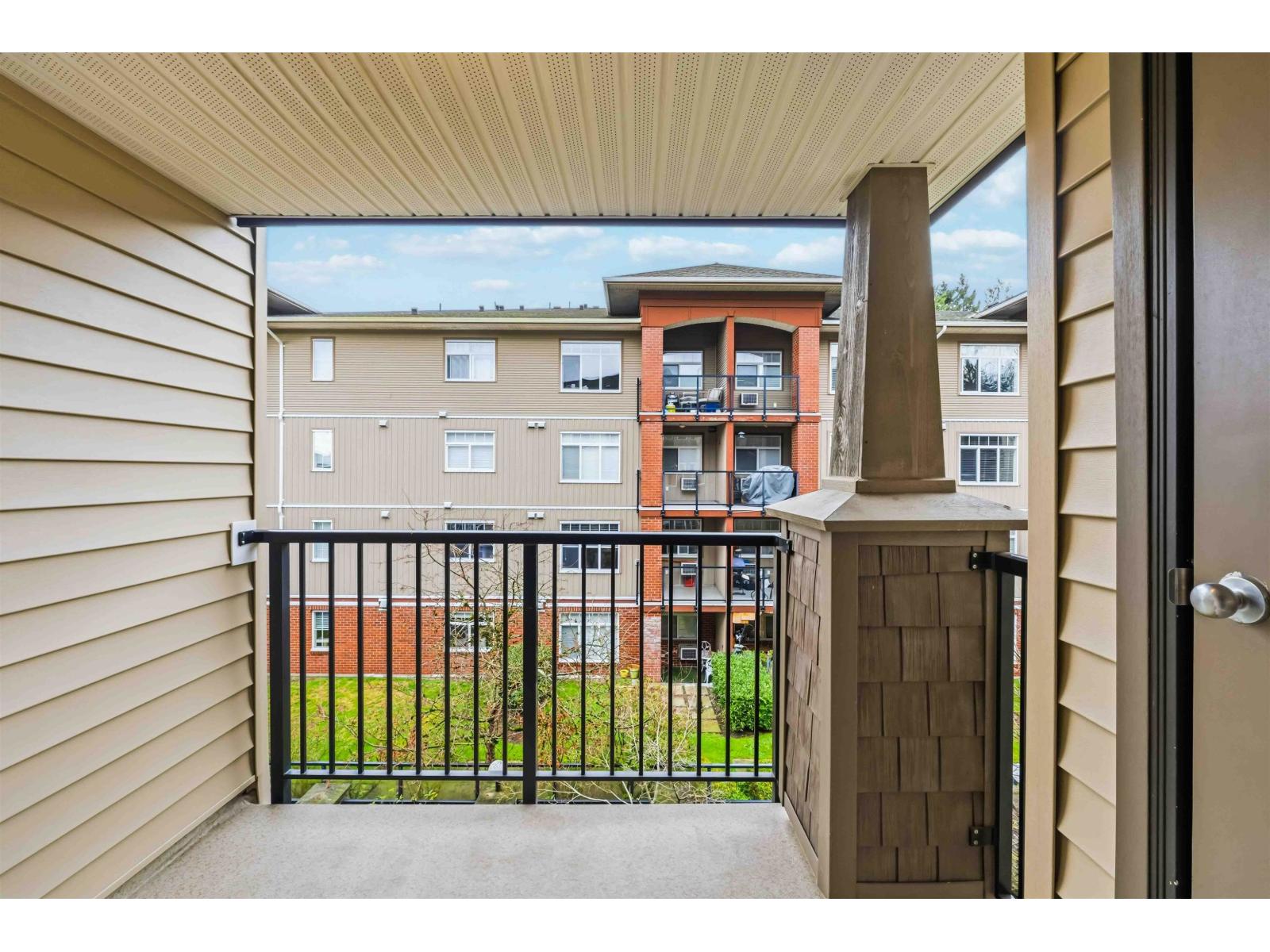 301 5488 198 Street, Langley, British Columbia  V3A 1G2 - Photo 38 - R3075864