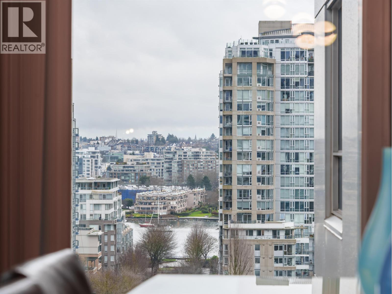 1306 388 Drake Street, Vancouver, British Columbia  V6B 6A8 - Photo 6 - R3075615