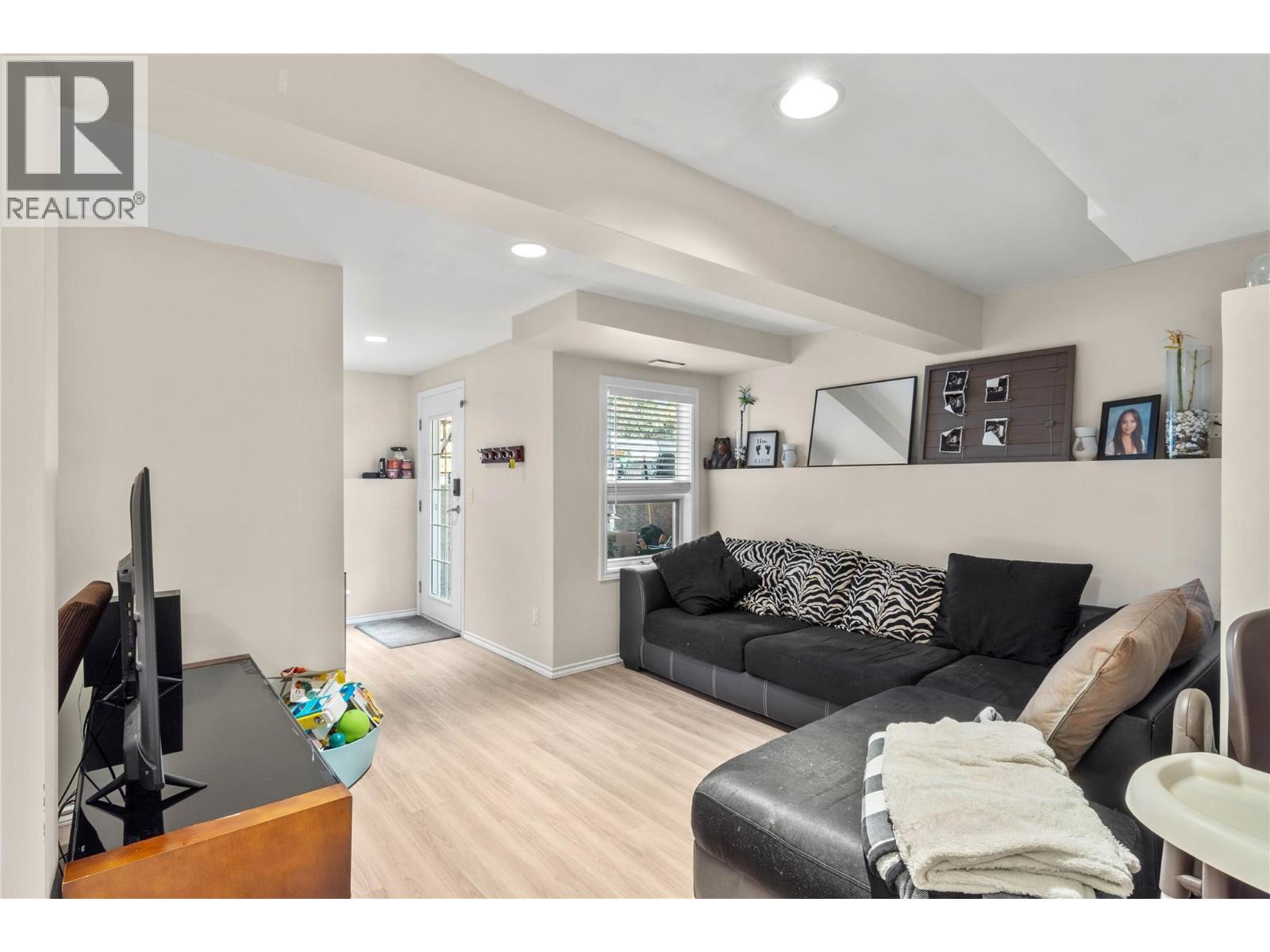 1064 Fleetwood Place, Kamloops, British Columbia  V2B 8J4 - Photo 25 - 10371892