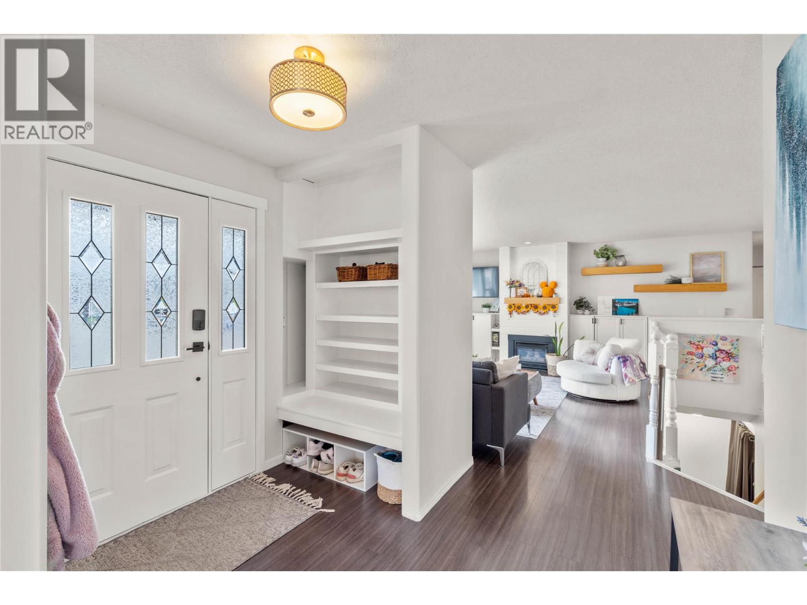 1064 Fleetwood Place, Kamloops, British Columbia  V2B 8J4 - Photo 3 - 10371892