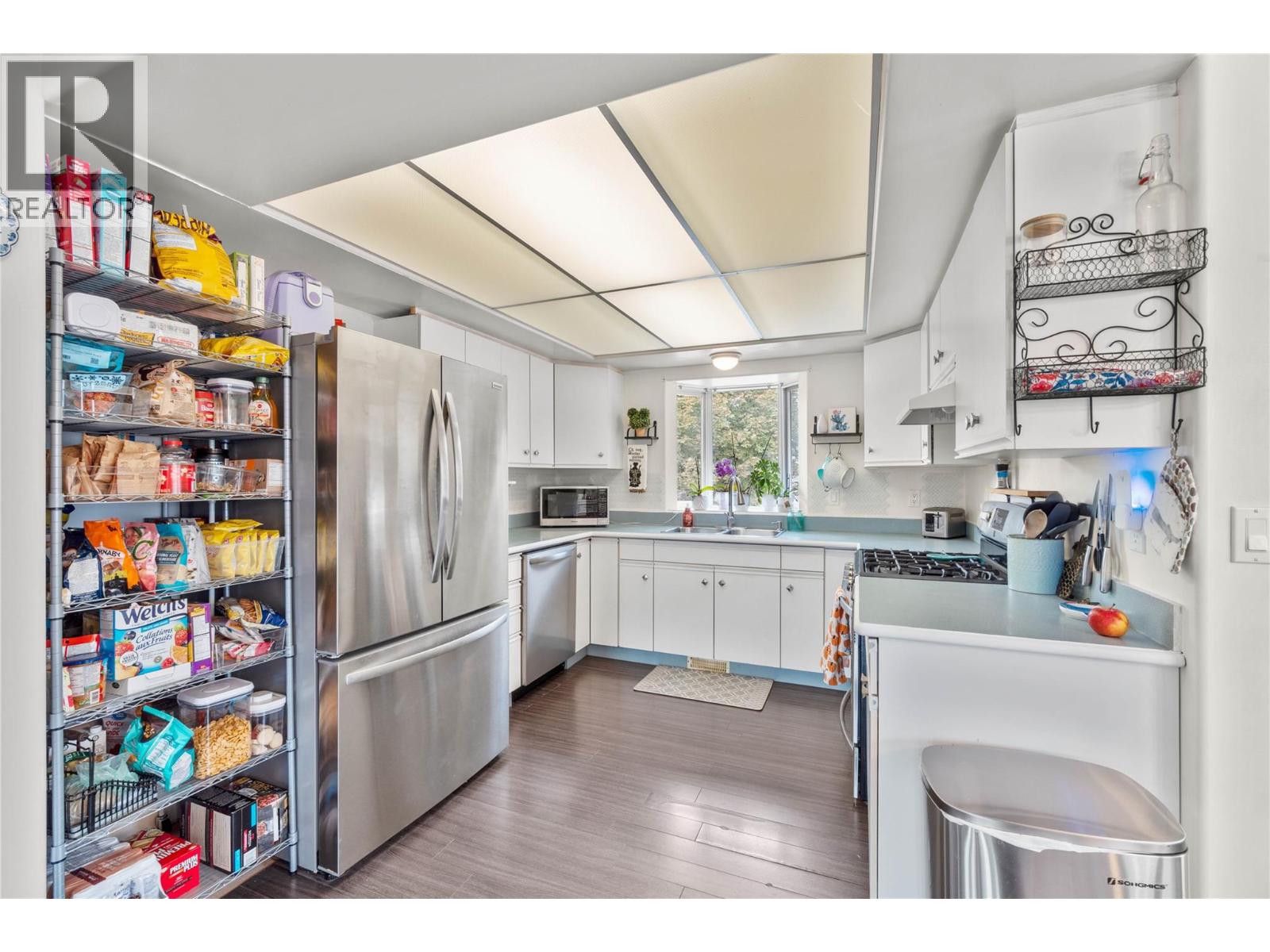 1064 Fleetwood Place, Kamloops, British Columbia  V2B 8J4 - Photo 9 - 10371892