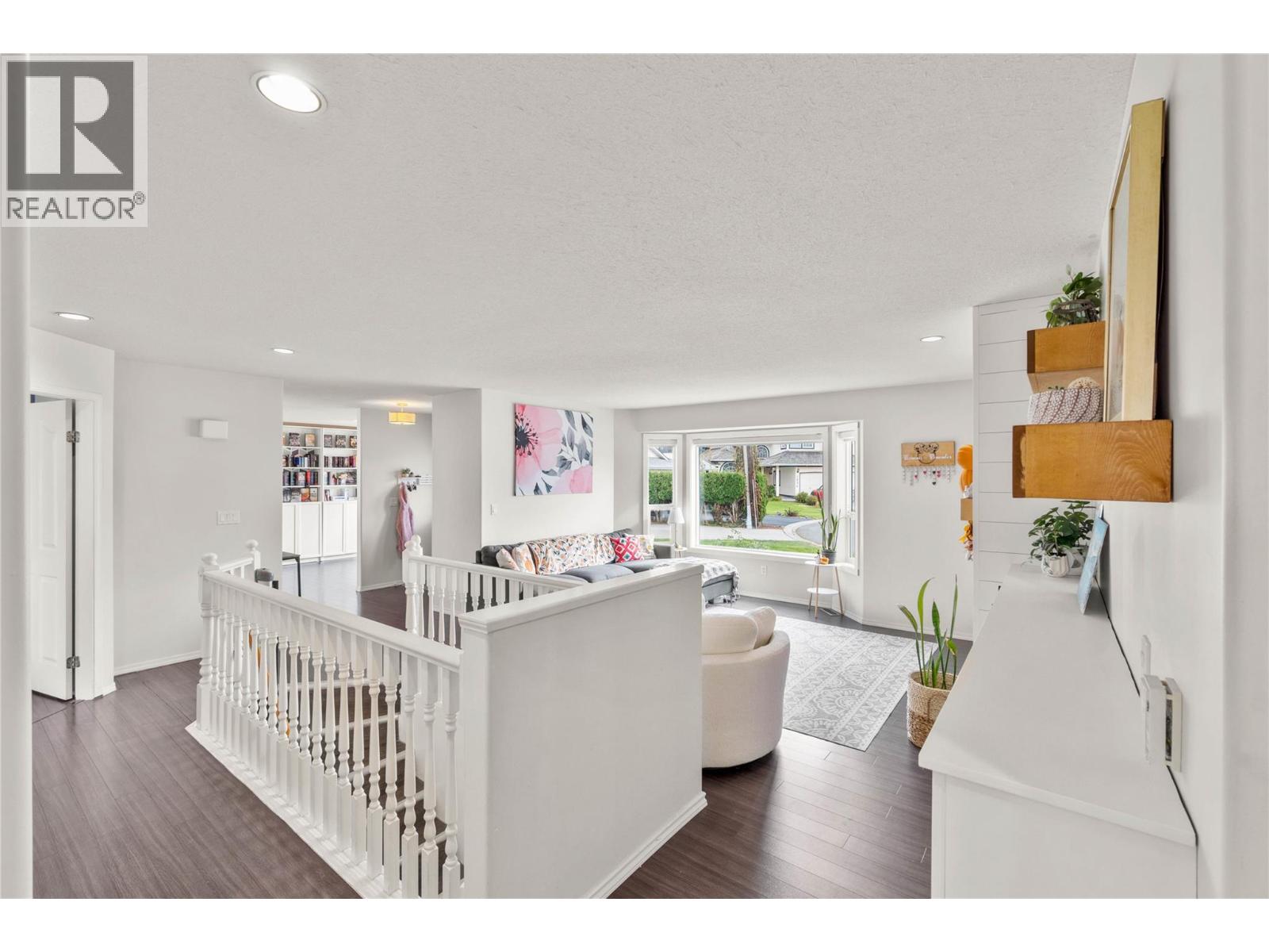 1064 Fleetwood Place, Kamloops, British Columbia  V2B 8J4 - Photo 6 - 10371892