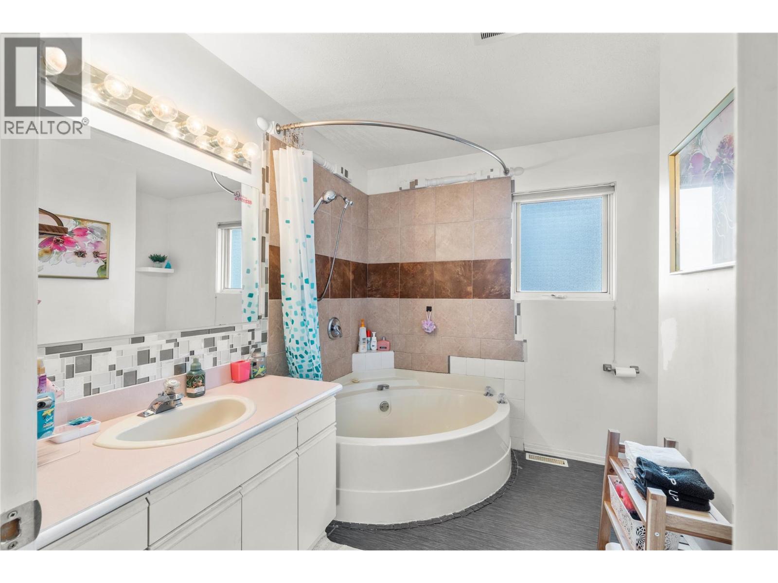 1064 Fleetwood Place, Kamloops, British Columbia  V2B 8J4 - Photo 15 - 10371892