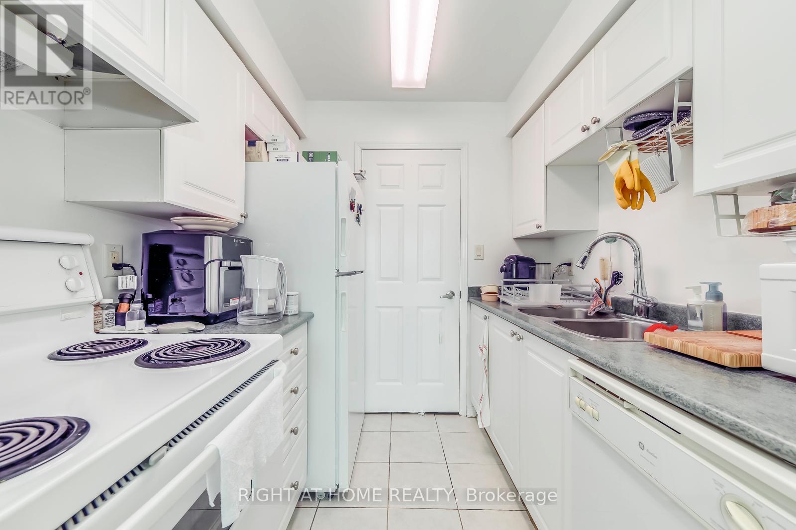 1821 - 233 Beecroft Road, Toronto, Ontario  M2N 6Z9 - Photo 18 - C12663460