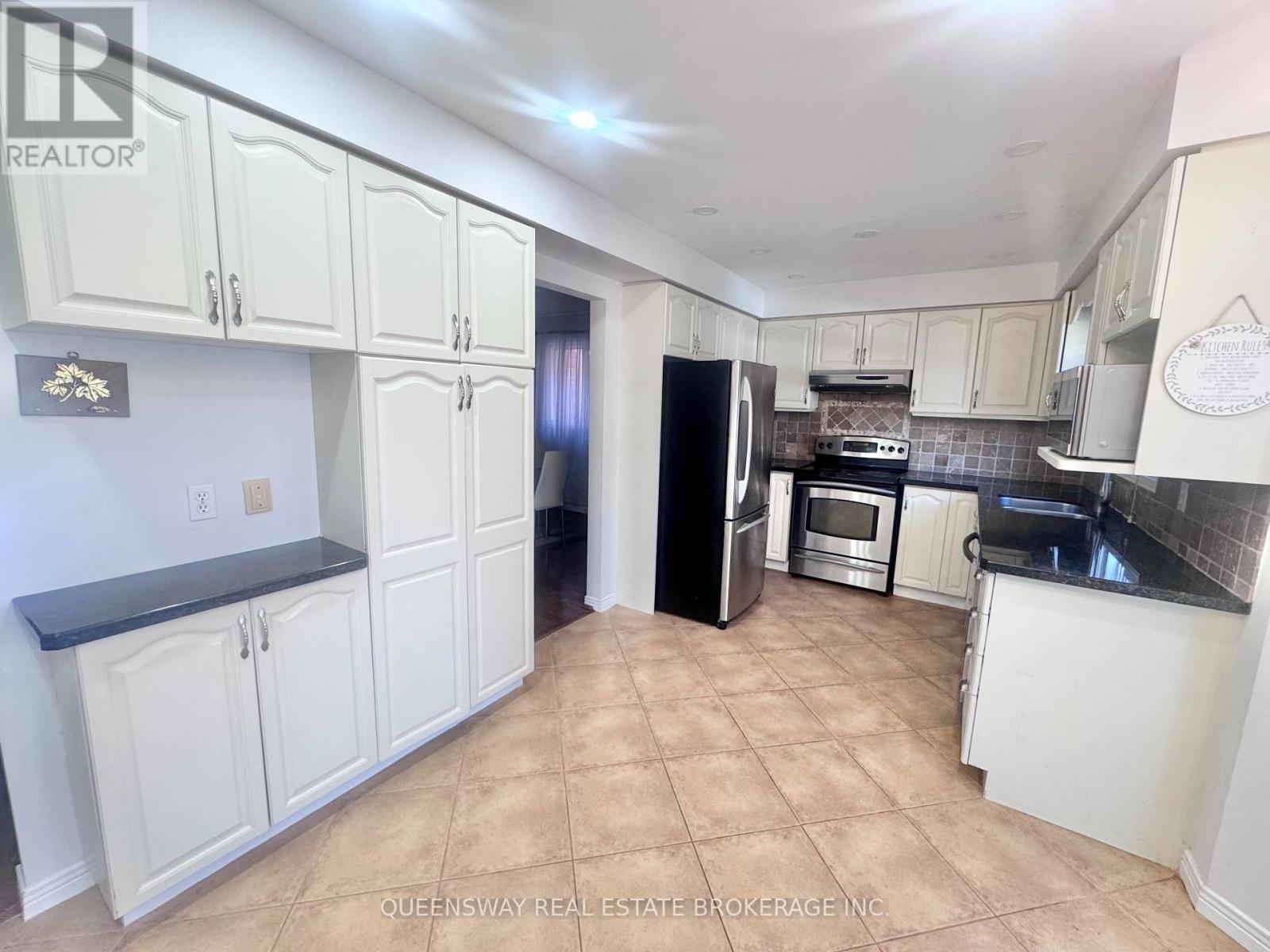 2 Fieldcrest Avenue, Clarington, Ontario  L1E 2X3 - Photo 2 - E12663364