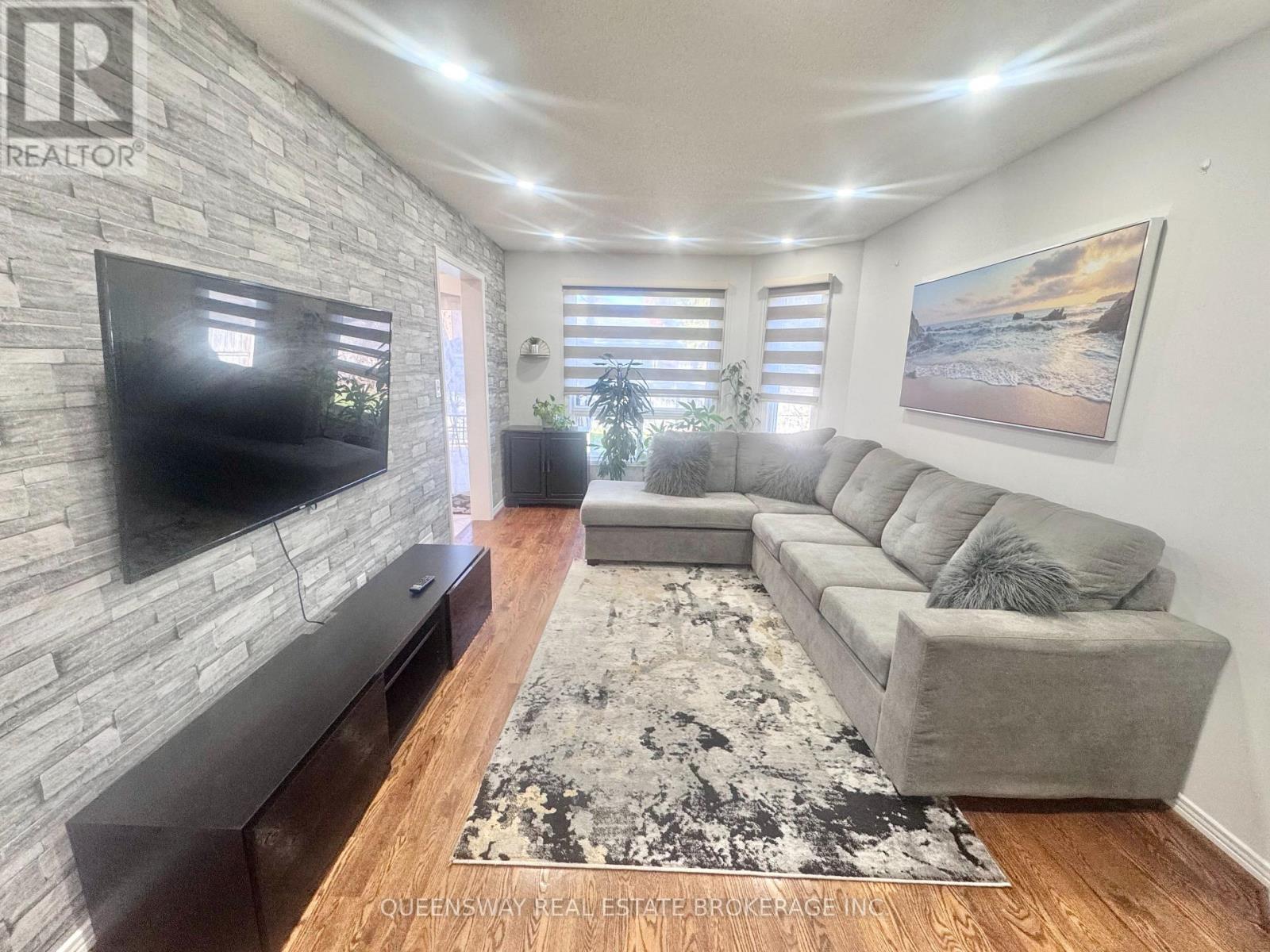 2 Fieldcrest Avenue, Clarington, Ontario  L1E 2X3 - Photo 6 - E12663364