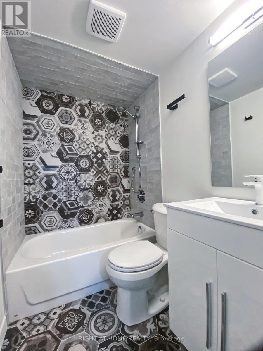 2 - 1258 Broadview Avenue, Toronto, Ontario  M4K 2T4 - Photo 15 - E12663420