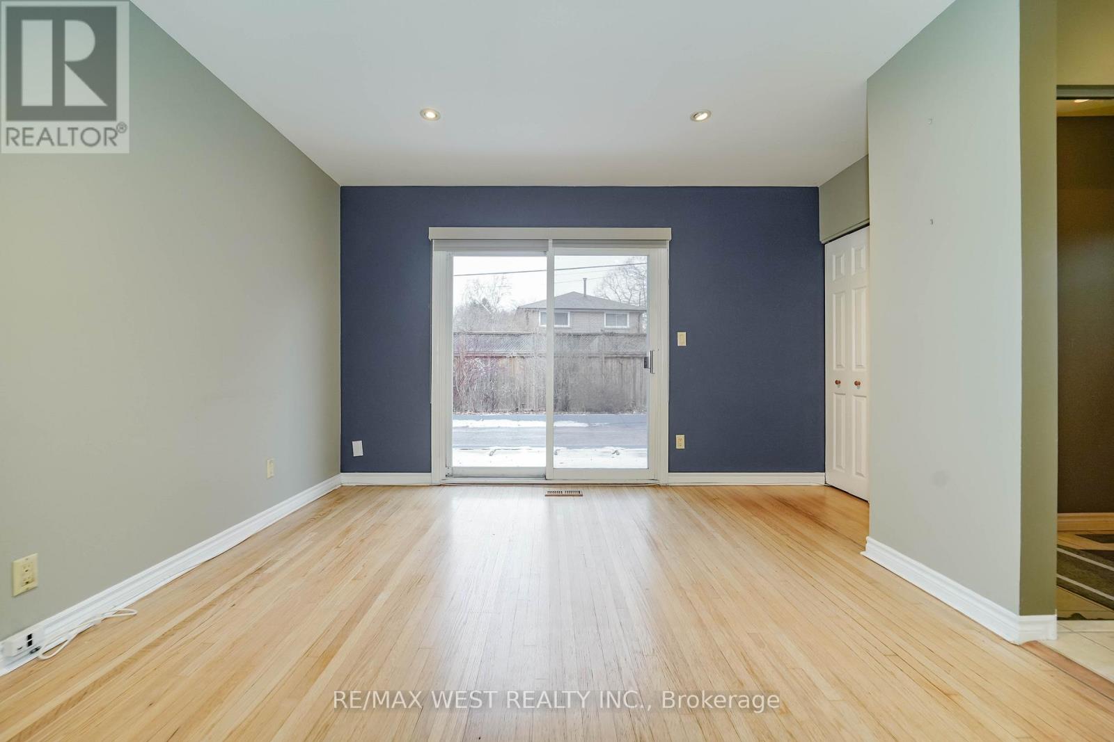 220 Catalina Drive, Toronto, Ontario  M1E 1B7 - Photo 8 - E12663462