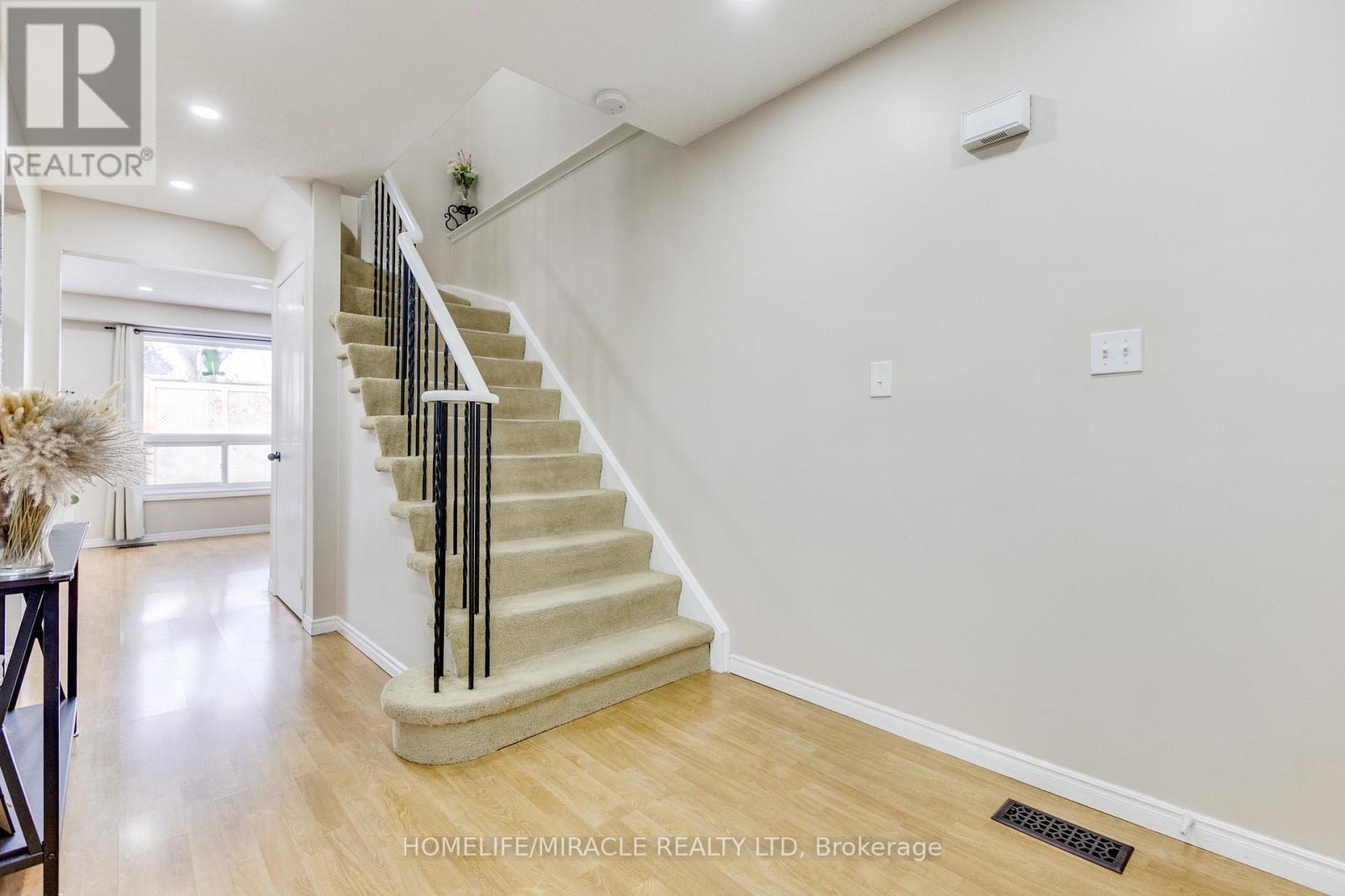 33 Mossgrove Court, Clarington, Ontario  L1E 1P3 - Photo 16 - E12659784