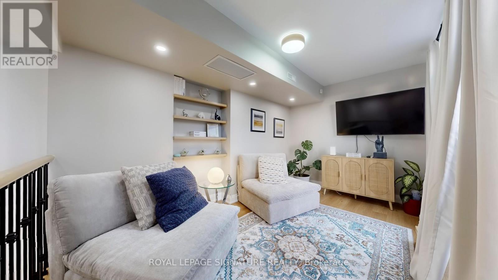 226 - 25 Turntable Crescent, Toronto, Ontario  M6H 4K8 - Photo 12 - W12640418