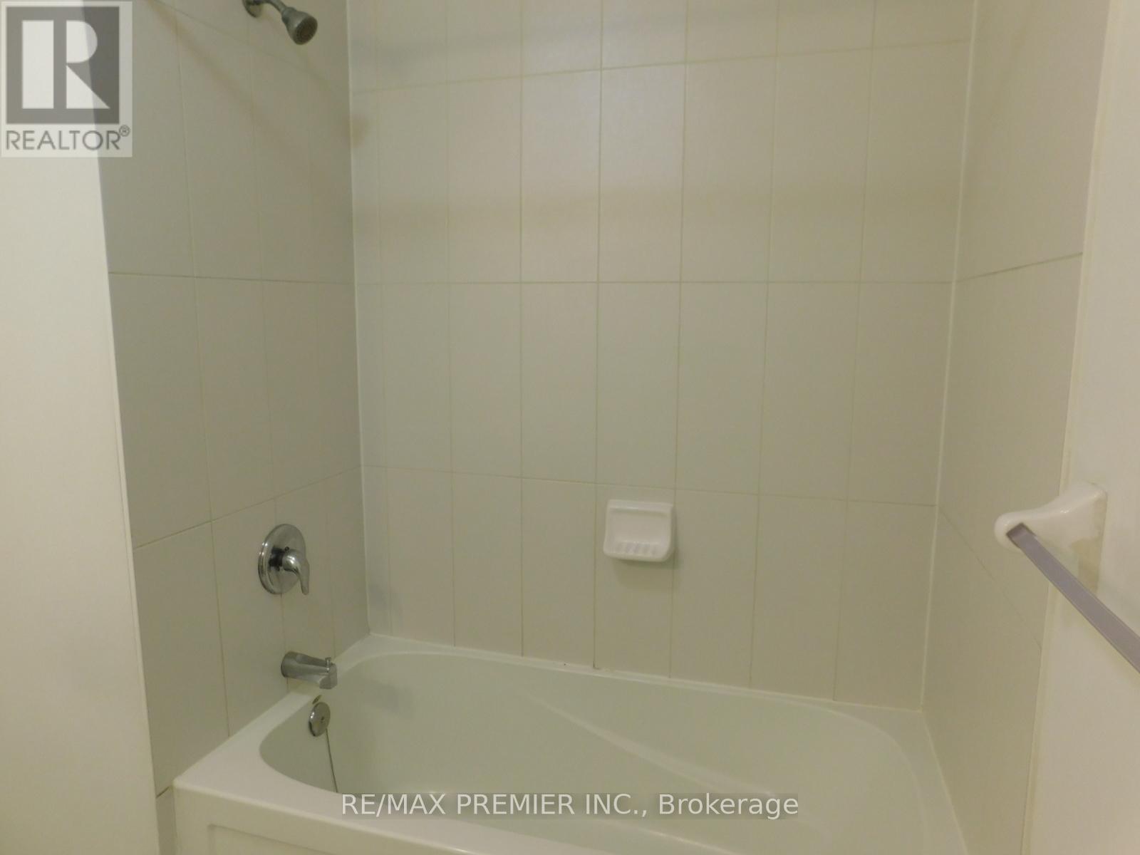 20 - 105 Kayla Crescent, Vaughan, Ontario  L6A 4W3 - Photo 12 - N12663368