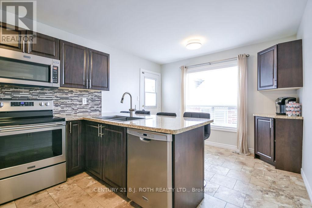 60 Leggott Avenue, Barrie (Painswick North), Ontario  L4N 8B1 - Photo 12 - S12663466