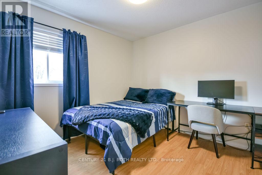 60 Leggott Avenue, Barrie (Painswick North), Ontario  L4N 8B1 - Photo 22 - S12663466