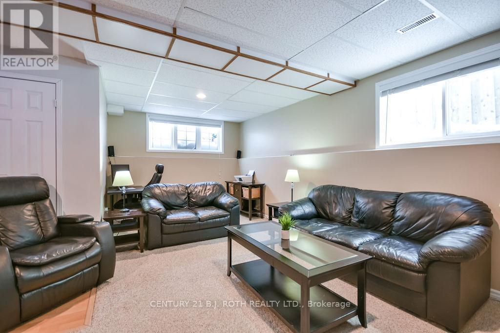 60 Leggott Avenue, Barrie (Painswick North), Ontario  L4N 8B1 - Photo 25 - S12663466