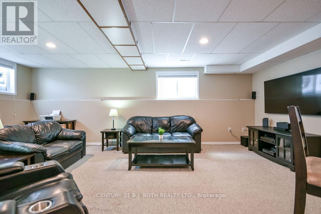 60 Leggott Avenue, Barrie (Painswick North), Ontario  L4N 8B1 - Photo 27 - S12663466