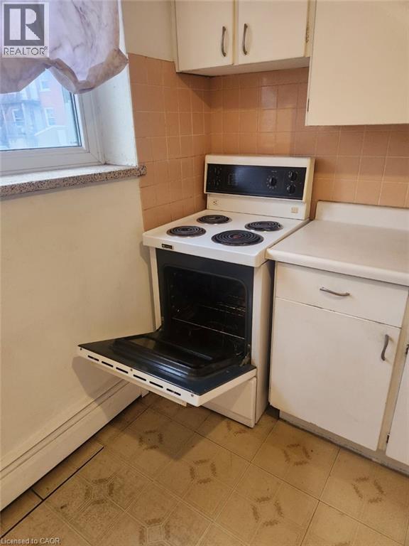 12 Westmount Road W Unit# 6, Kitchener, Ontario  N2M 1R5 - Photo 3 - 40796167