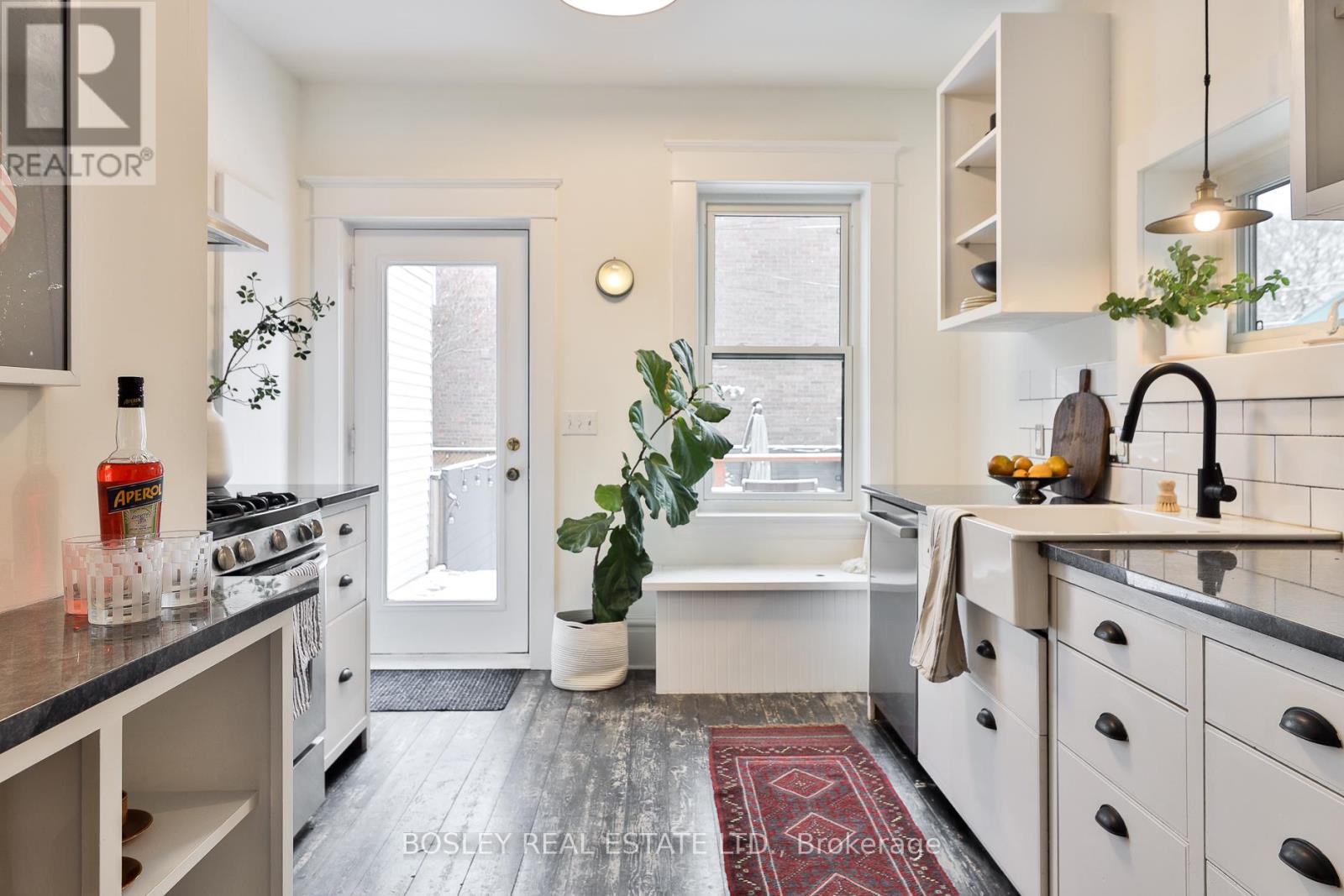 6 Westminster Avenue, Toronto, Ontario  M6R 1N4 - Photo 10 - W12663354