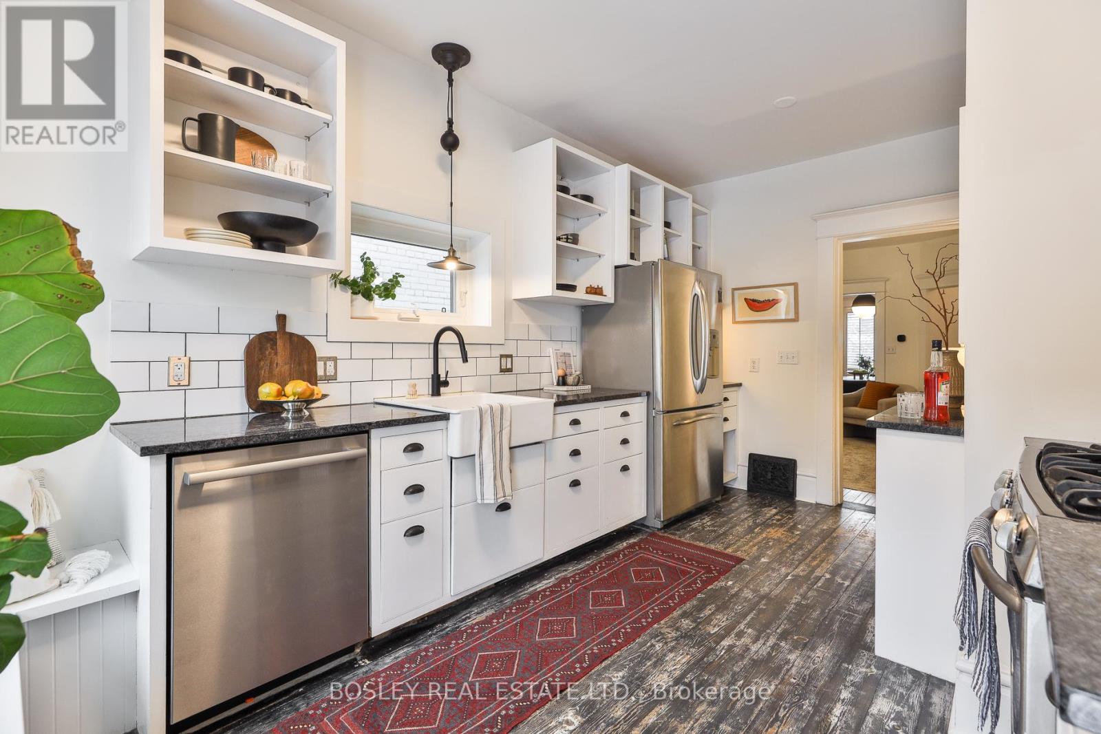 6 Westminster Avenue, Toronto, Ontario  M6R 1N4 - Photo 12 - W12663354