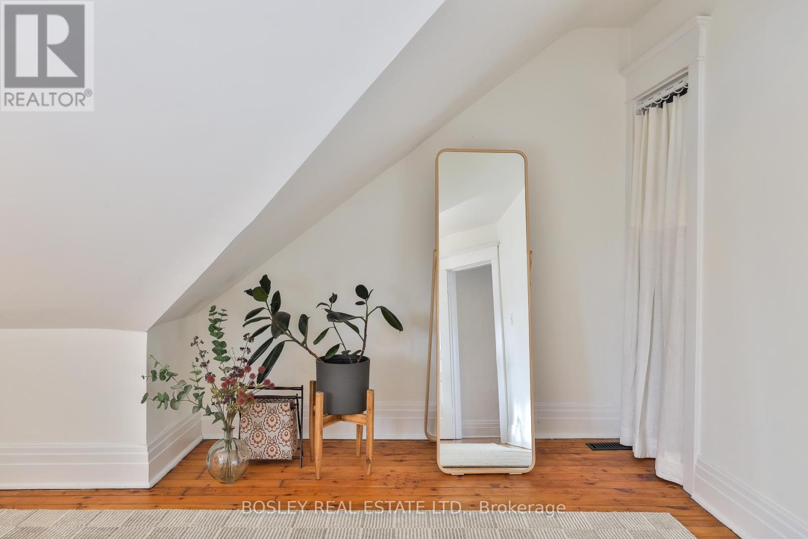 6 Westminster Avenue, Toronto, Ontario  M6R 1N4 - Photo 35 - W12663354