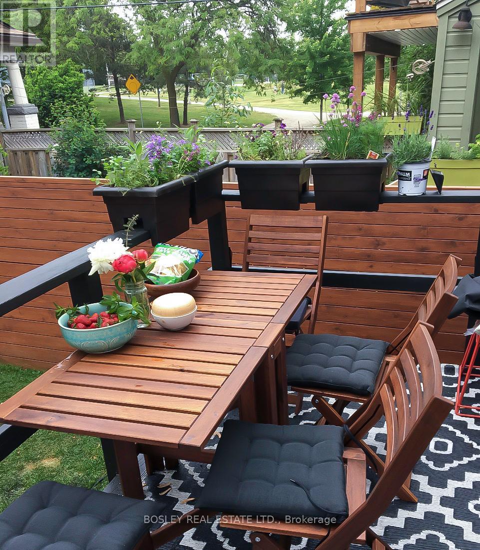 6 Westminster Avenue, Toronto, Ontario  M6R 1N4 - Photo 44 - W12663354